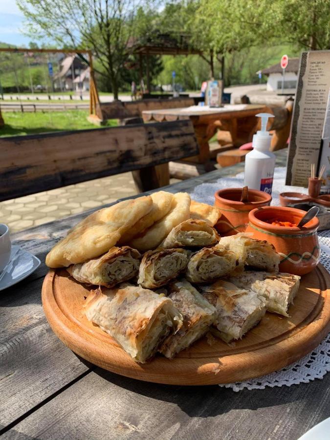 לינה וארוחת בוקר Restoran,,Vuk,, Trsic מראה חיצוני תמונה